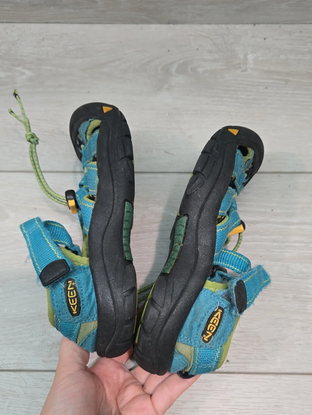KEEN Kids' Big Boy Fisherman Blue Closed-Toe Sandals Shoes Sz 2